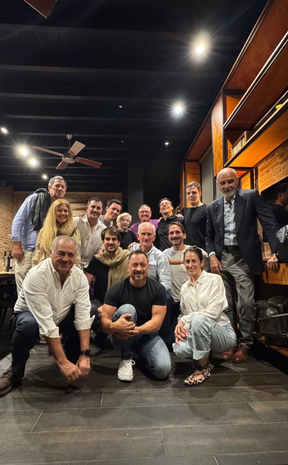 Foto grupal de uno de los encuentros mensuales.
